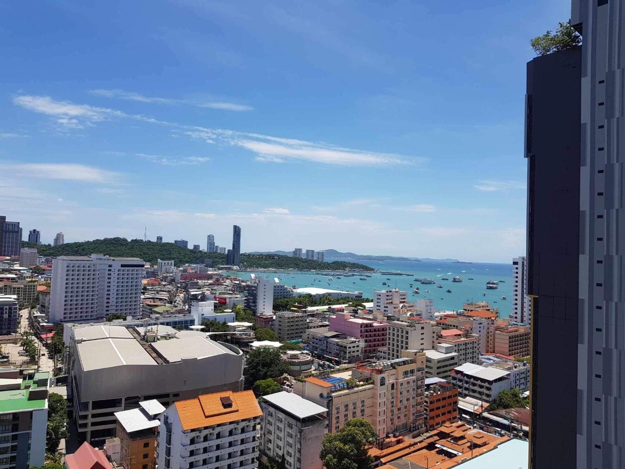 Ferienwohnung The Base Prime Pattaya Exterior foto