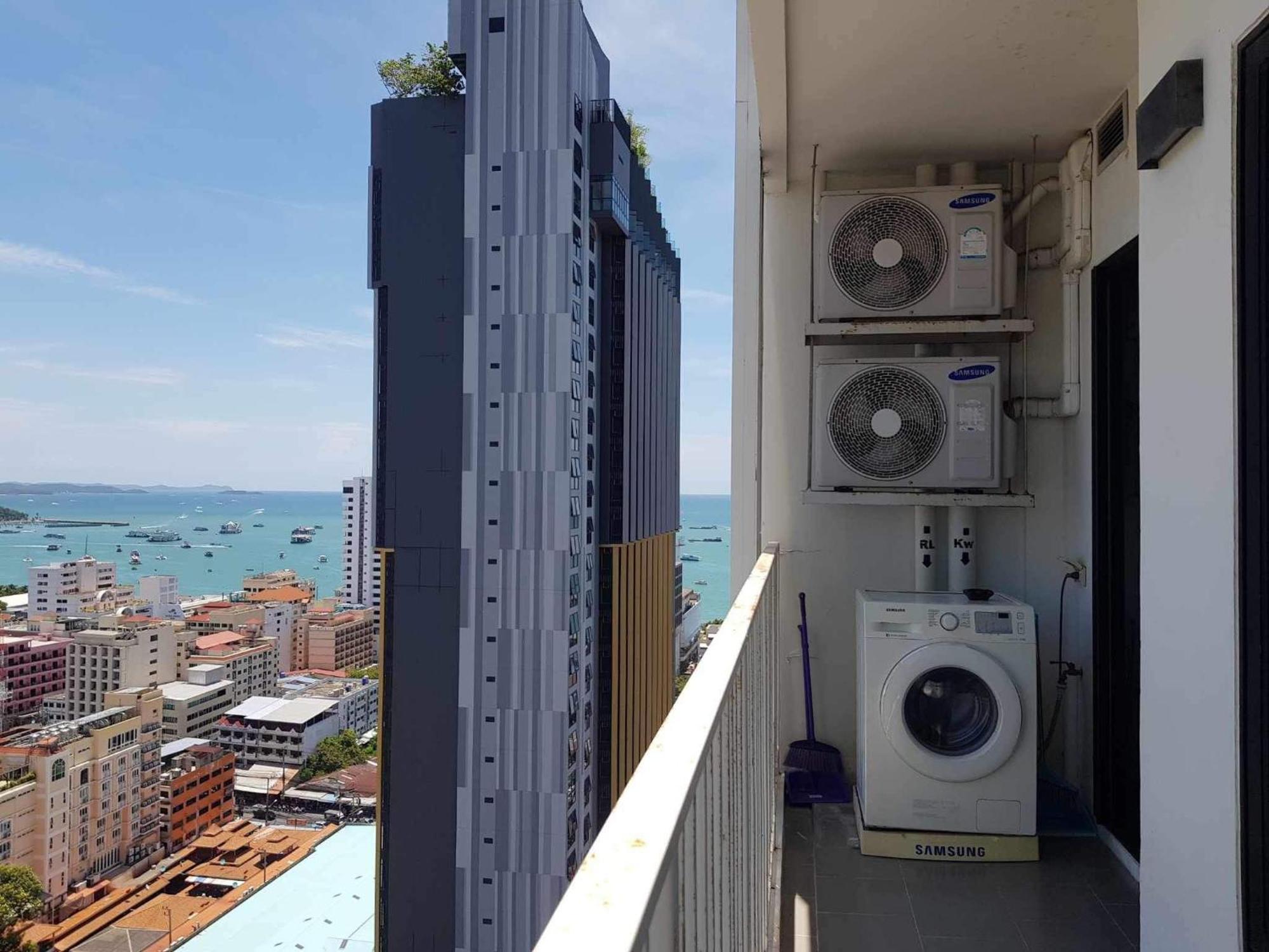 Ferienwohnung The Base Prime Pattaya Exterior foto